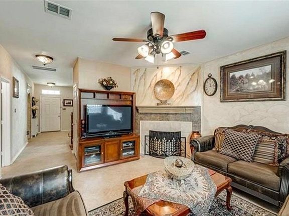 5th image of 810 Green Pond Dr