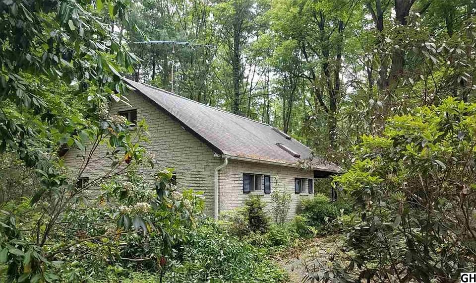2nd image of 68 Old Town Rd