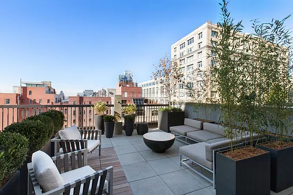 Rented by Greystar | media 6