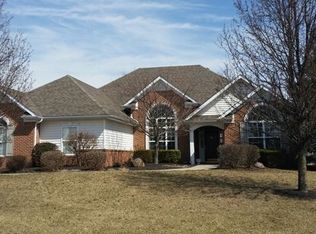 304 S Wintergreen Dr, Yorktown, IN 47396