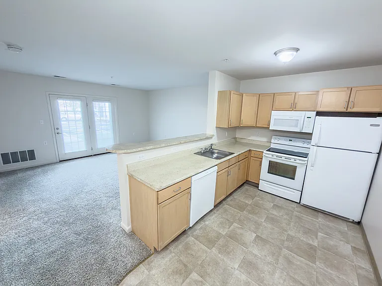 Reynolds Pointe Senior Apartments — Photo 12