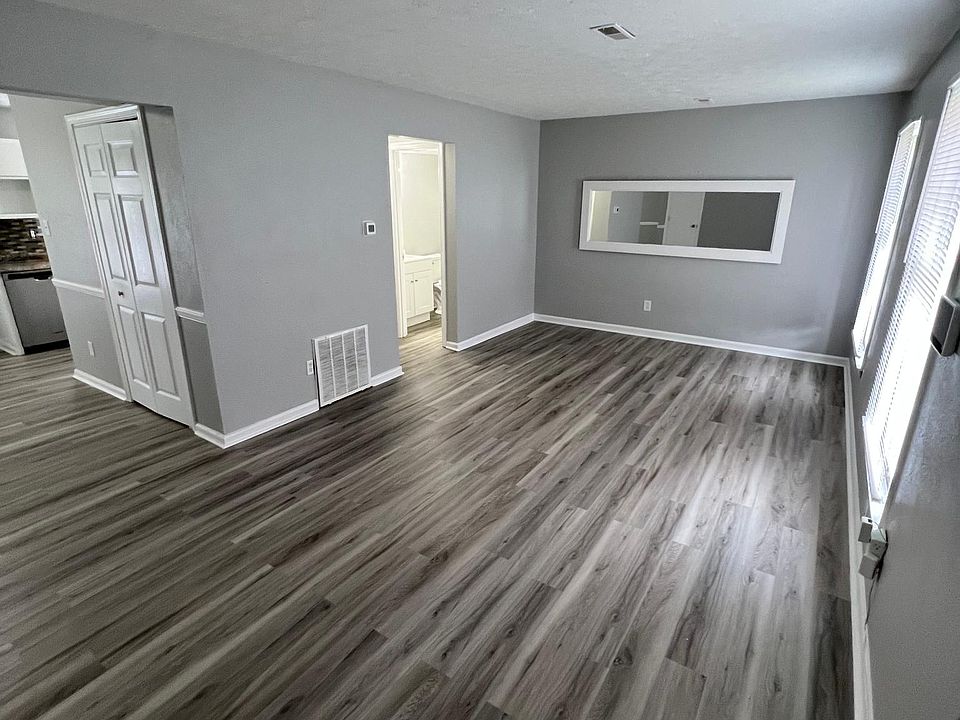 1st image of 2472 Woodhill Dr