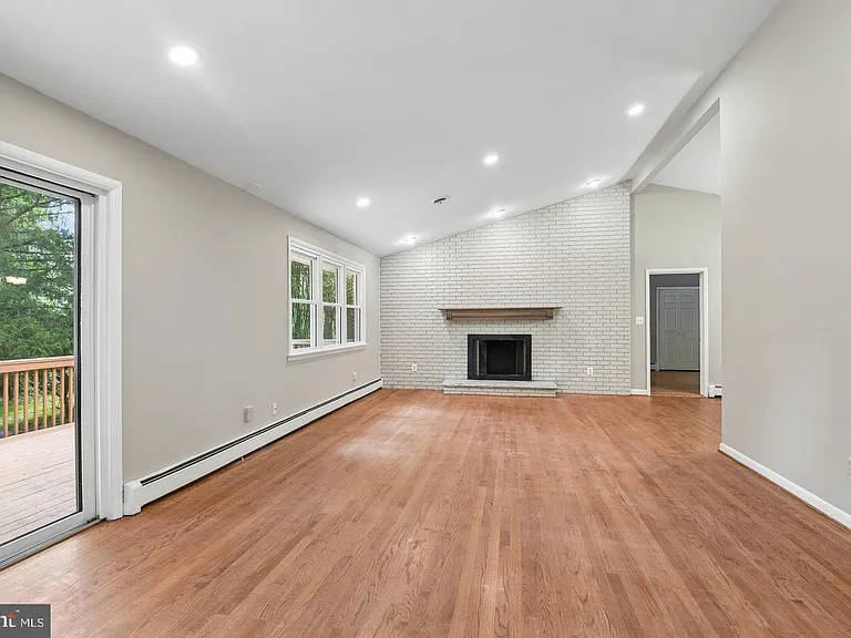 10206 Green Clover Ct — Photo 14