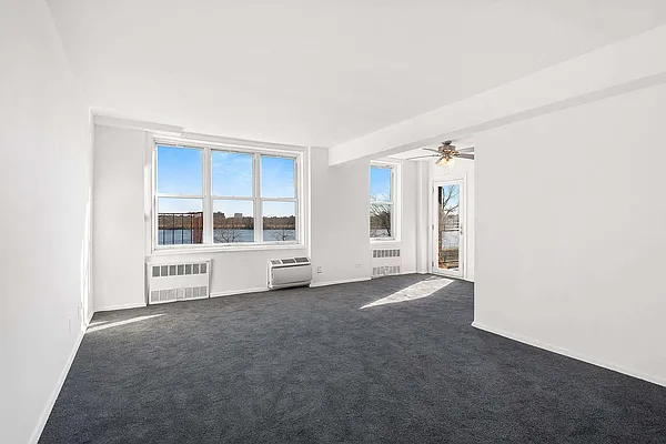 Sold by Triplemint | media 2