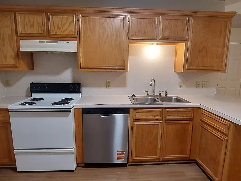 404 Avenue S #B — Photo 4