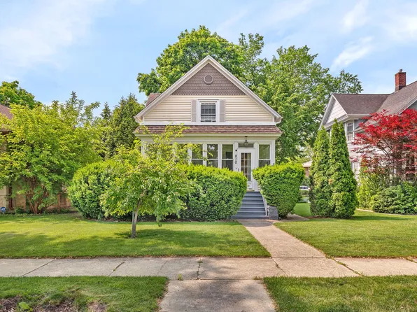 810 Glenwood Ave, Joliet, IL 60435