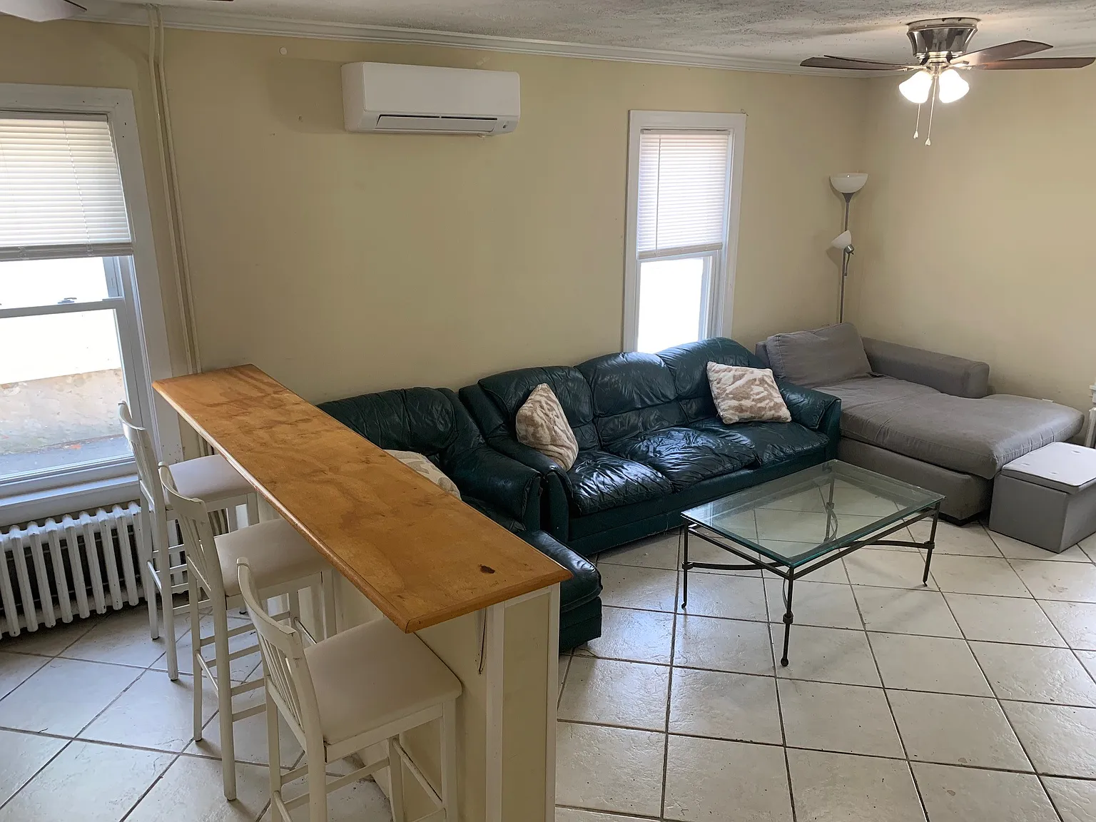 3 bed, 1080 sqft, $2,400 — Photo 3