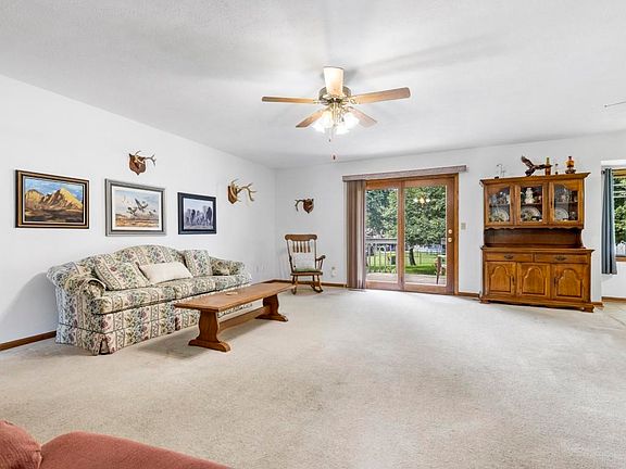 2nd image of 817 Arnold Ave