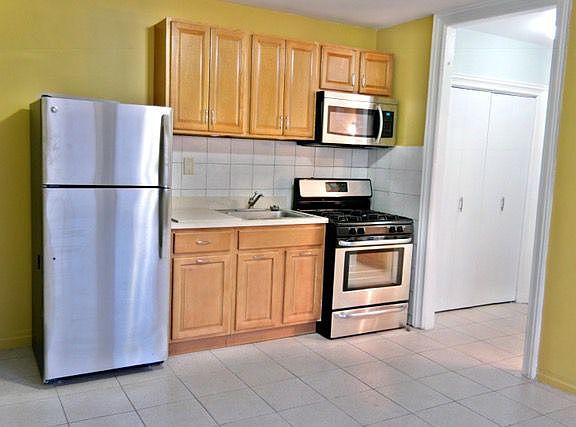 3rd image of 4522 39th Pl APT 3A