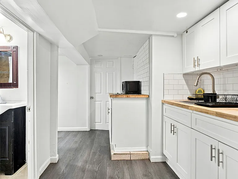 195 Sylvan Ave #1B — Photo 6