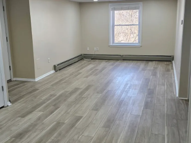380 Sunset Ave #10 — Photo 10