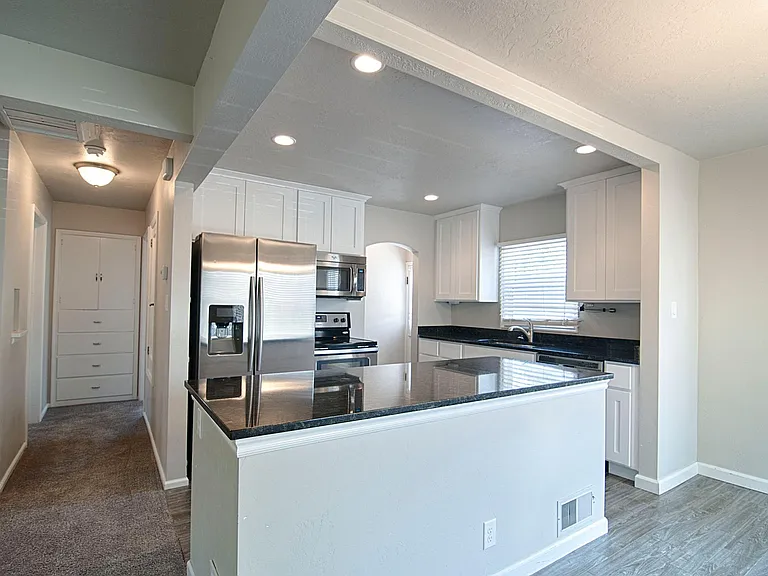 1549 E Westminster Ave — Photo 7