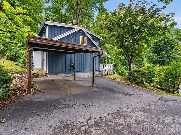 3rd image of 100 Bristol Ln
