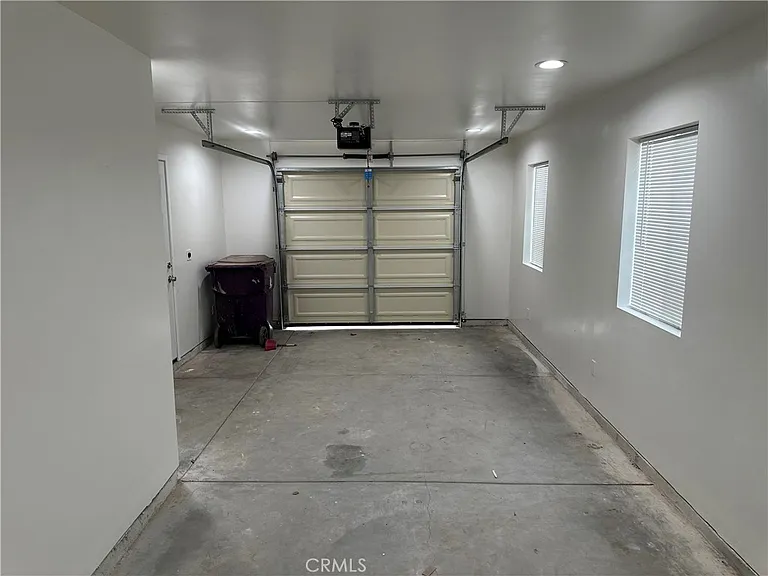 2161A Myrtle Ave — Photo 7