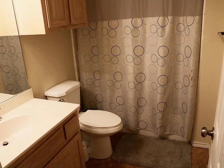 2002 Topaz Dr — Photo 8