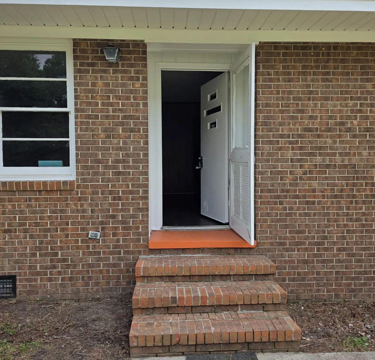 2 bed, 975 sqft, $1,100 — Photo 1
