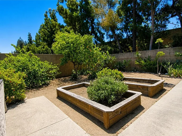 970 Sandstone Dr — Photo 12