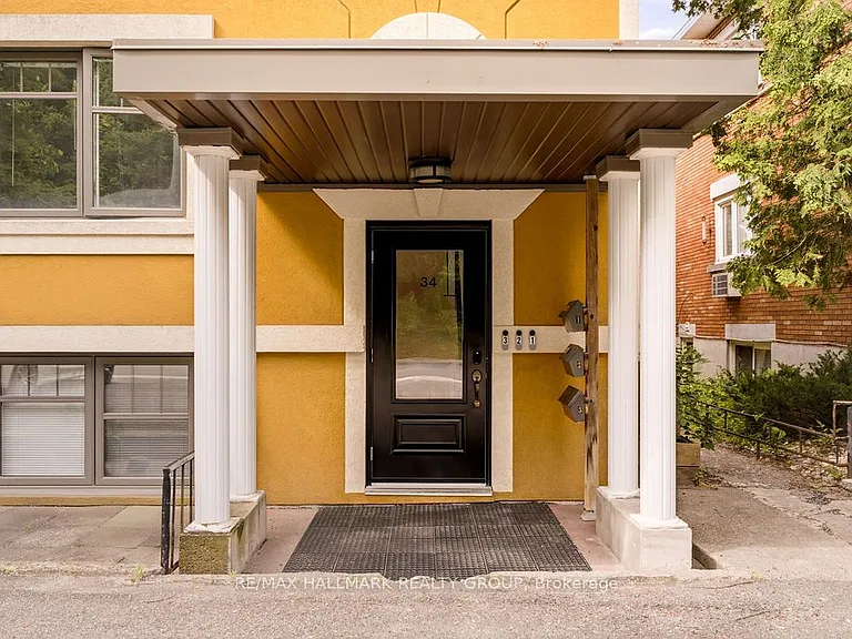 34 Lavergne St #3 — Photo 2