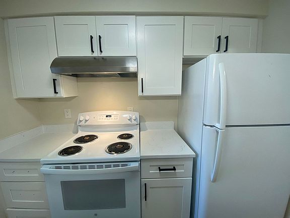 4th image of 306 Stanford Dr APT H