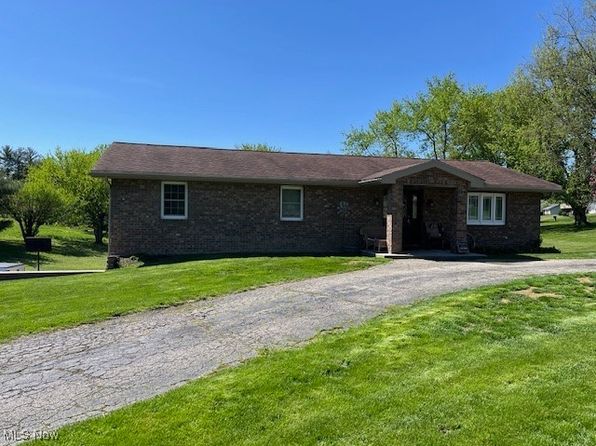 48458 W Greenbrier Dr, Saint Clairsville, OH 43950