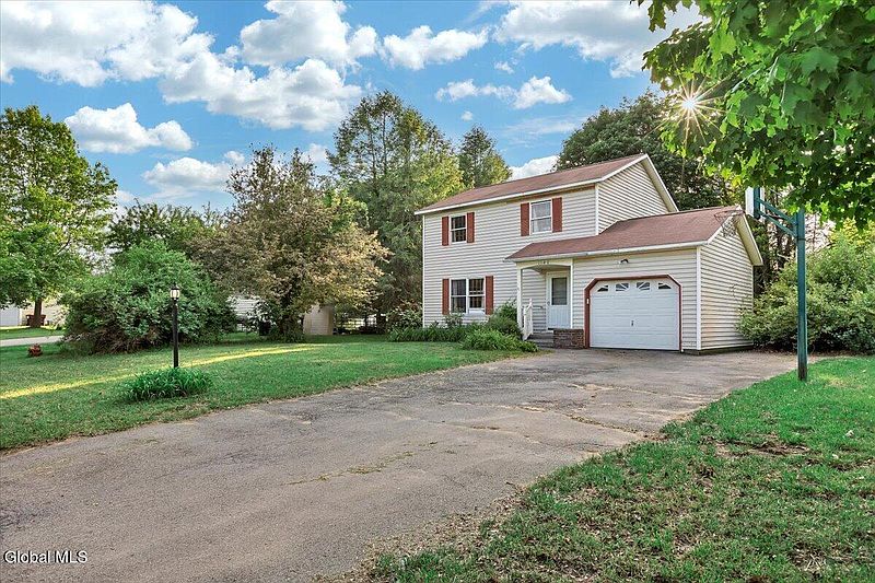 2nd image of 1180 Laural Lane