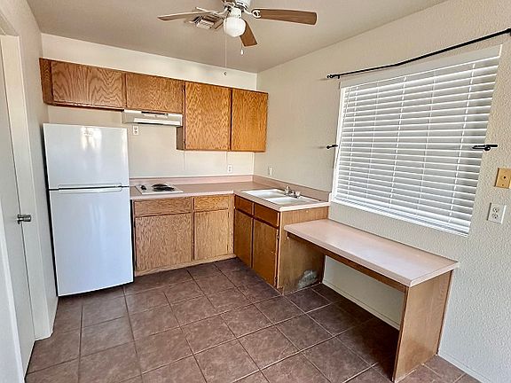 4th image of 13265 E 39th St