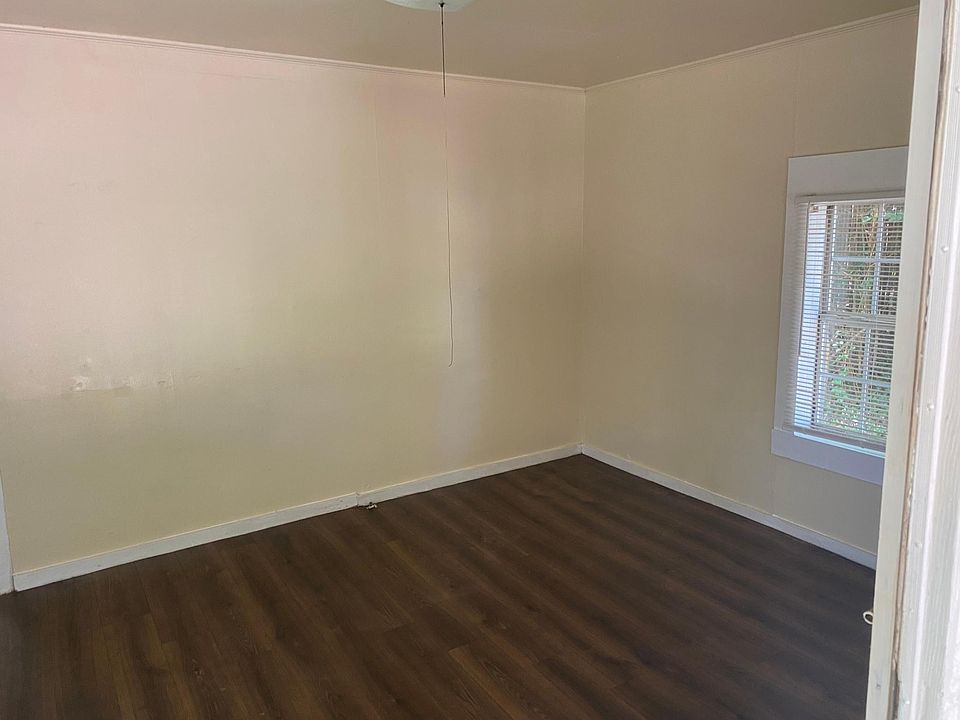 1st image of 212 Lexington Ave