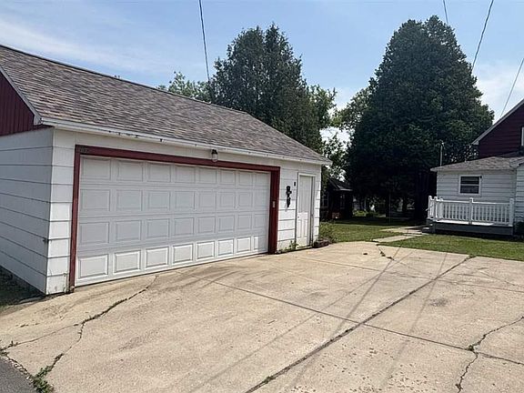 2nd image of 707 15th St N