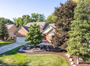 2160 Reagan Dr, Rochester Hills, MI 48309