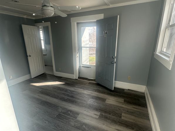 3 Hull St #3B, Shelton, CT 06484