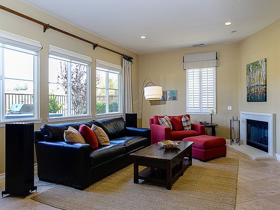 Family Room W/Fireplace