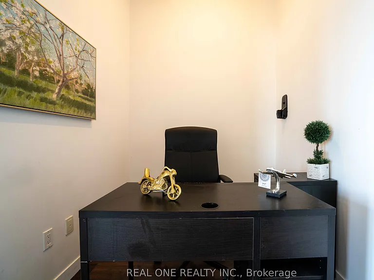 191 King St S #703 — Photo 15