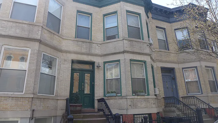 Rented by Compass | media 11