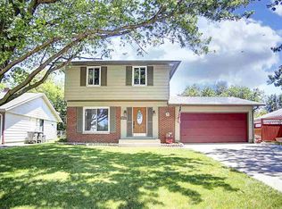 7022 Strawberry Dr, Fort Wayne, IN 46825