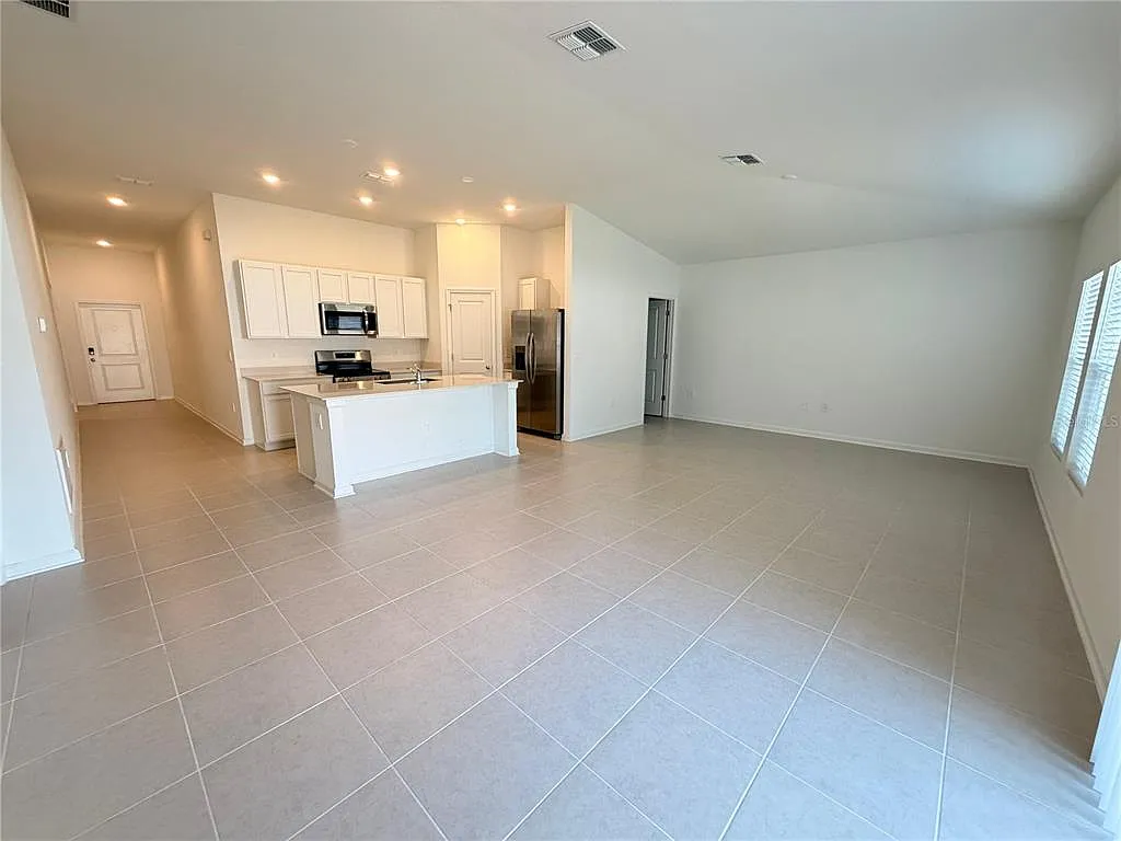 3 bed, 2.0 bath, 1580 sqft, $2,600 — Photo 4