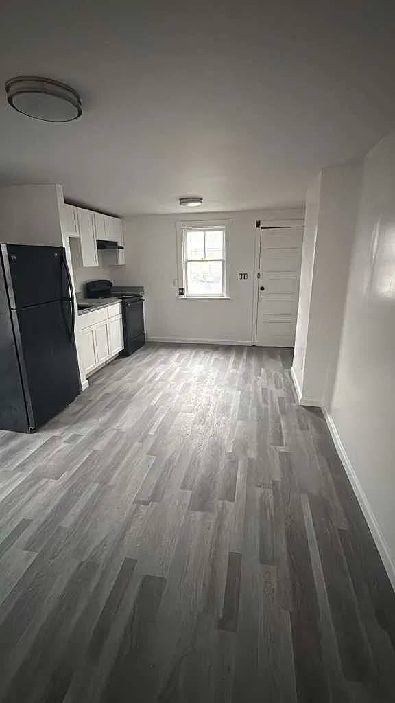 2 bed, $1,200 — Photo 2