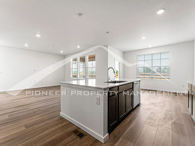 701 Lillibrook Pl — Photo 10