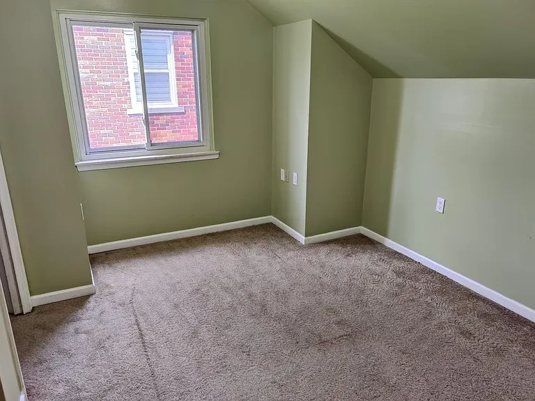 7251 Oakman Blvd — Photo 12