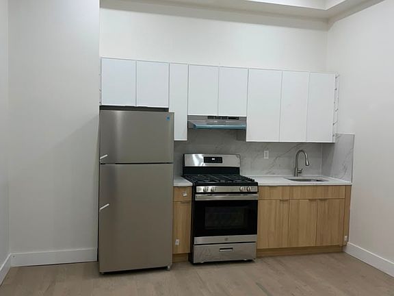 4th image of 51-53 Lincoln Park #2B