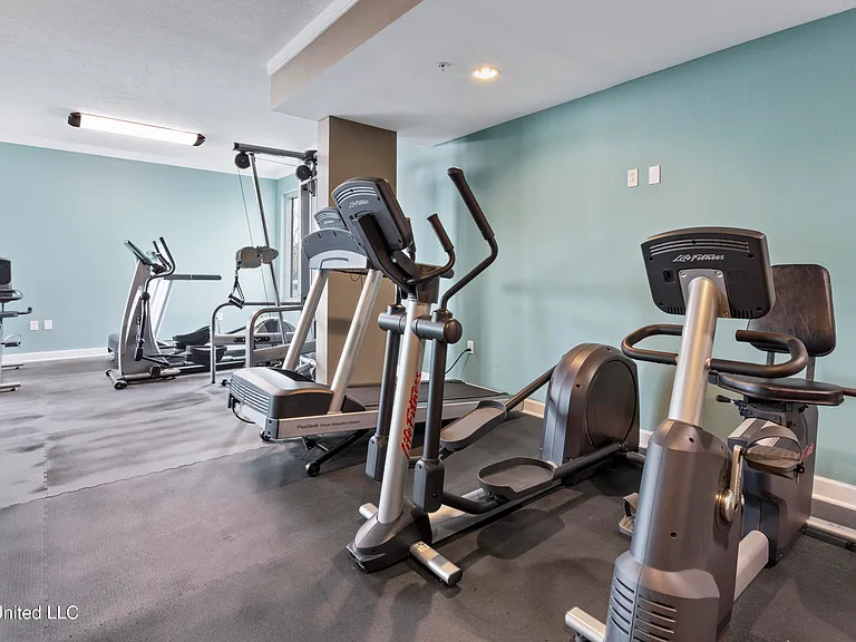 2060 Beach Blvd #707 — Photo 31