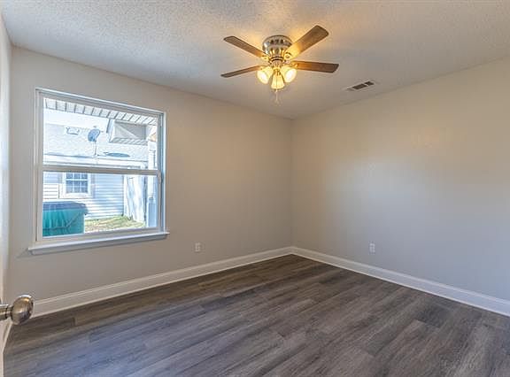 4th image of 2544 Jeanne St