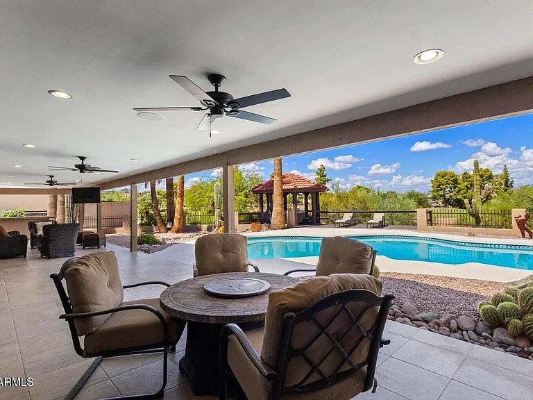 10626 N Indian Wells Dr — Photo 1
