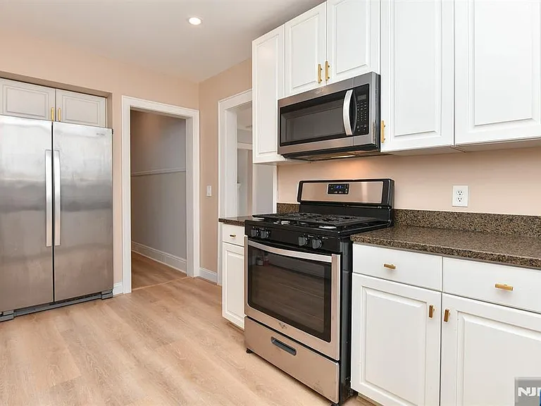 420 Carmita Ave #1 — Photo 17