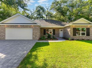 320 Cedar Ave N, Niceville, FL 32578