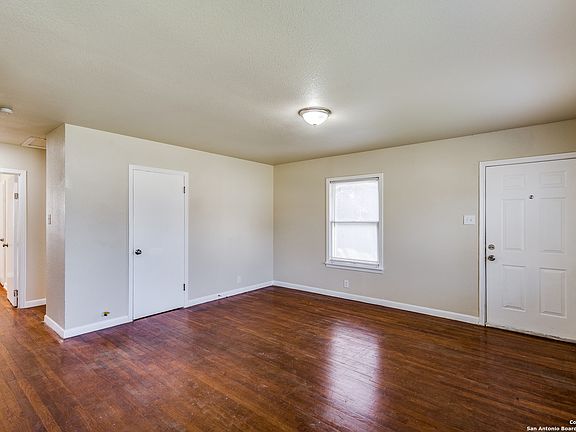 3rd image of 326 LINDA LOU DR