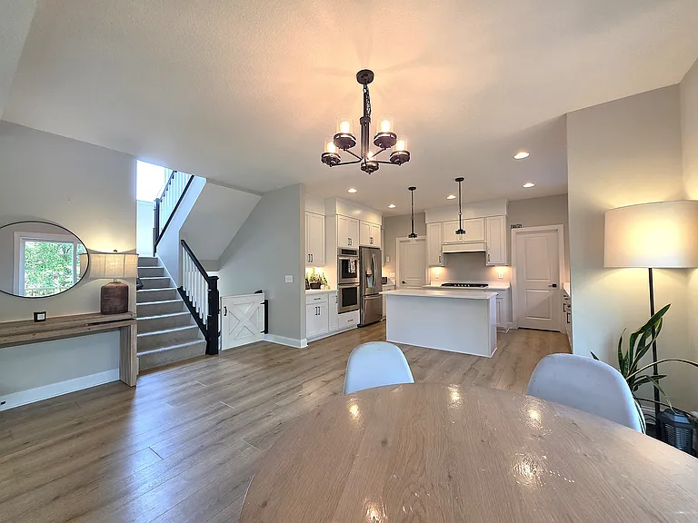 6431 Alvarado Ln N — Photo 6