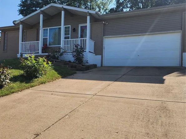 1804 W Hawthorne St, Pacific, MO 63069