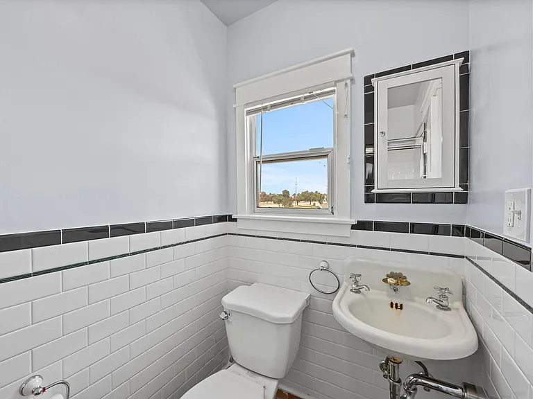 35 North St #B — Photo 14