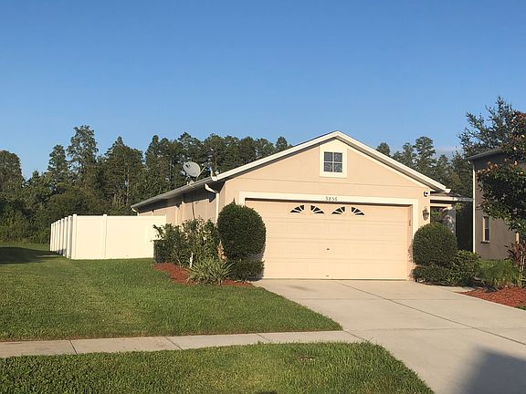 4th image of 9856 Edmonton Dr