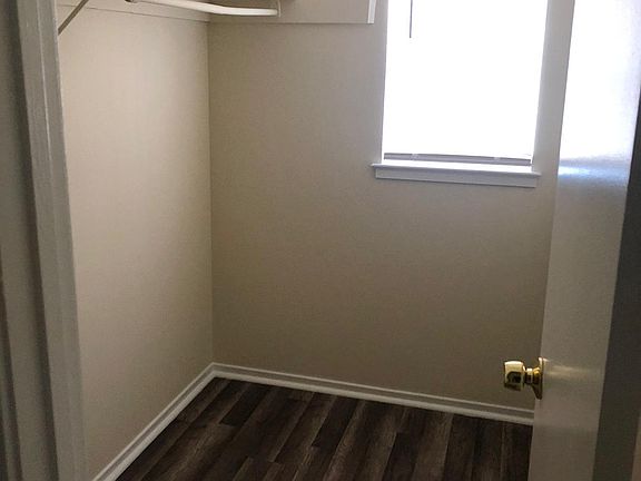 4th image of 8790 Village Green Ct